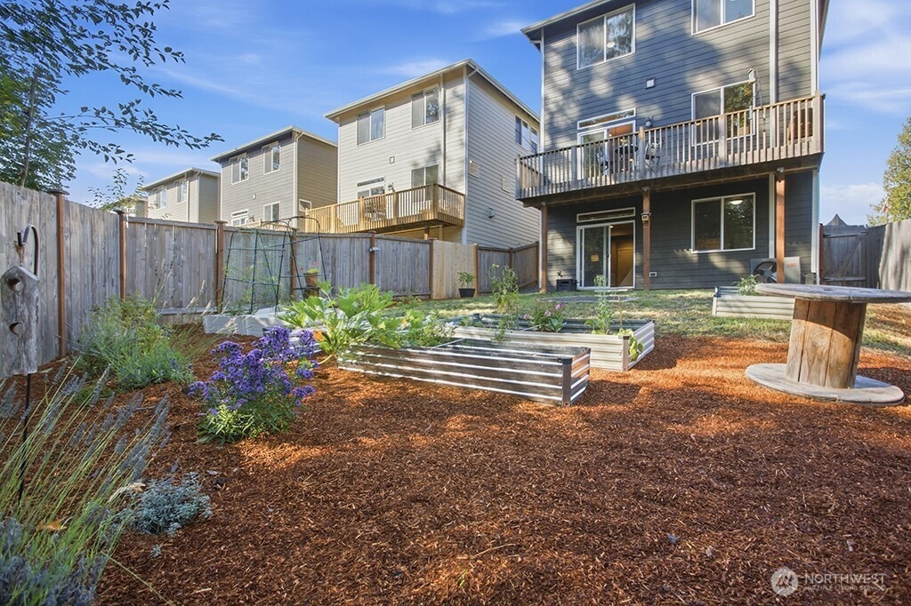 Kayak Pl, Bremerton, WA 98311 #1