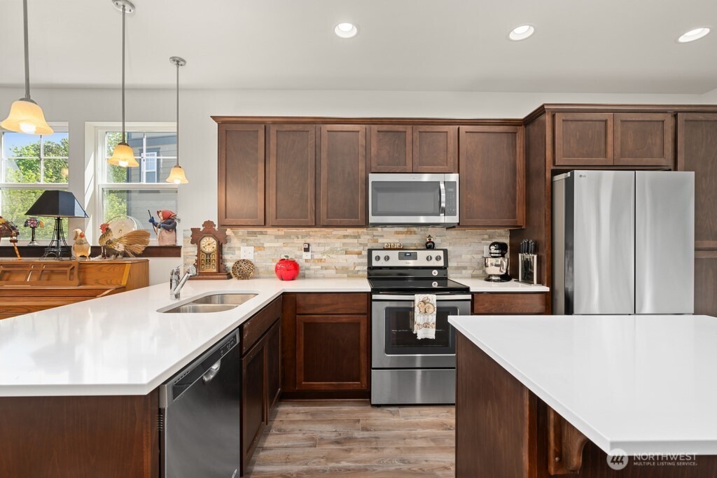 27th Ave, Seattle, WA 98106