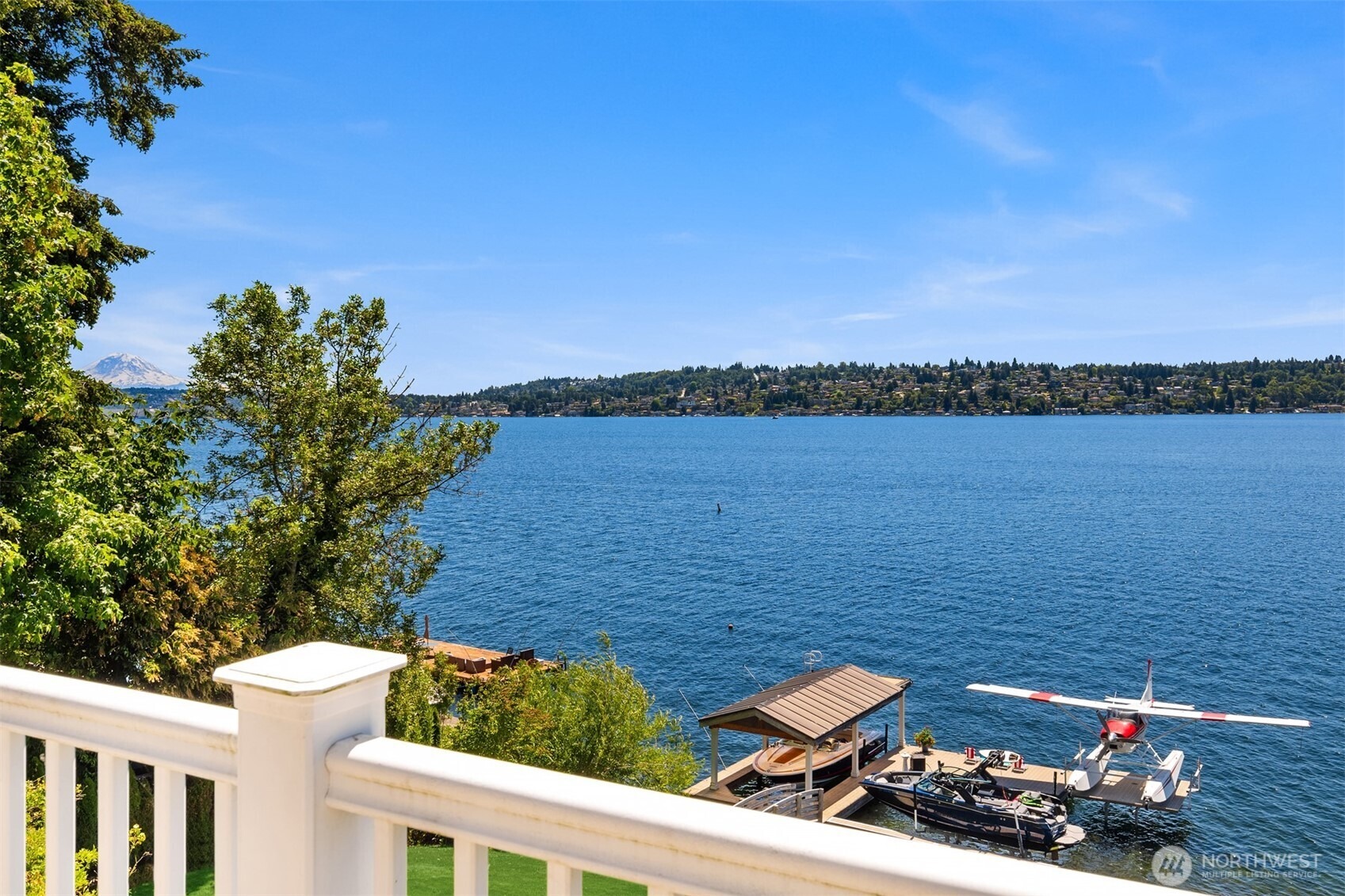 Mercer Way, Mercer Island, WA 98040