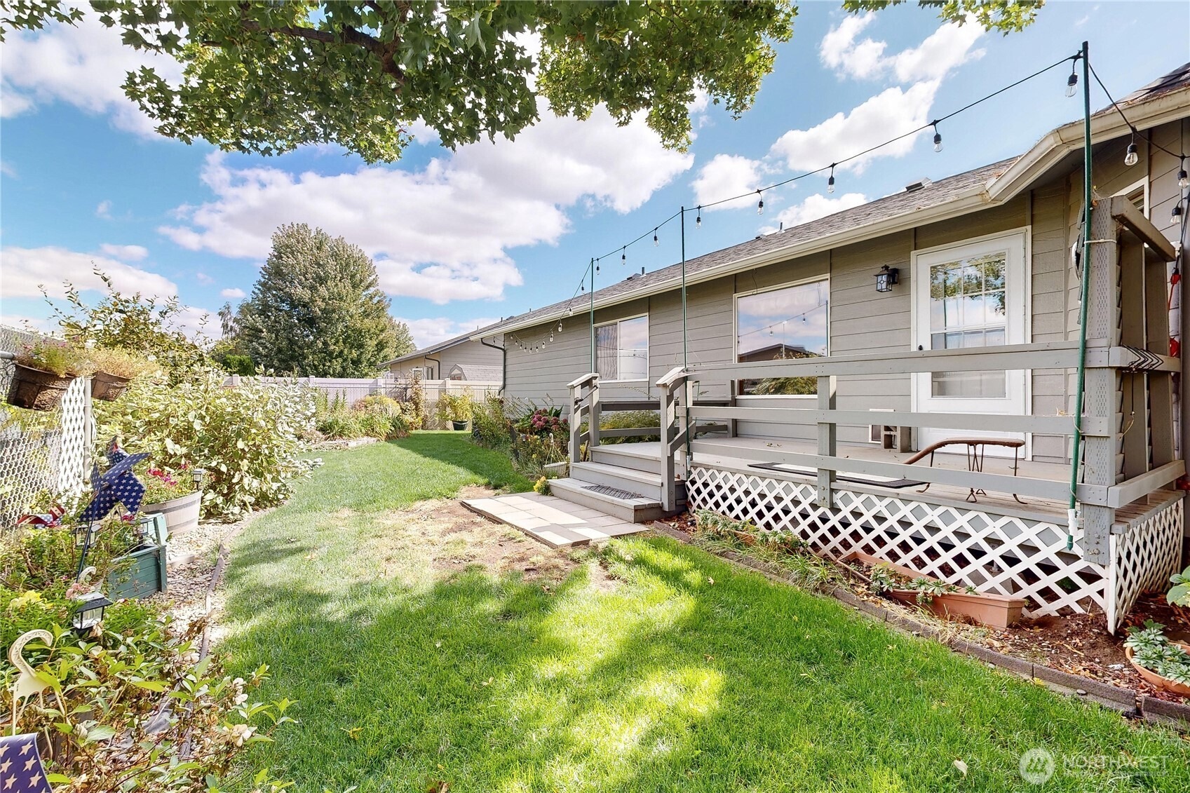Tamarack St, College Place, WA 99324