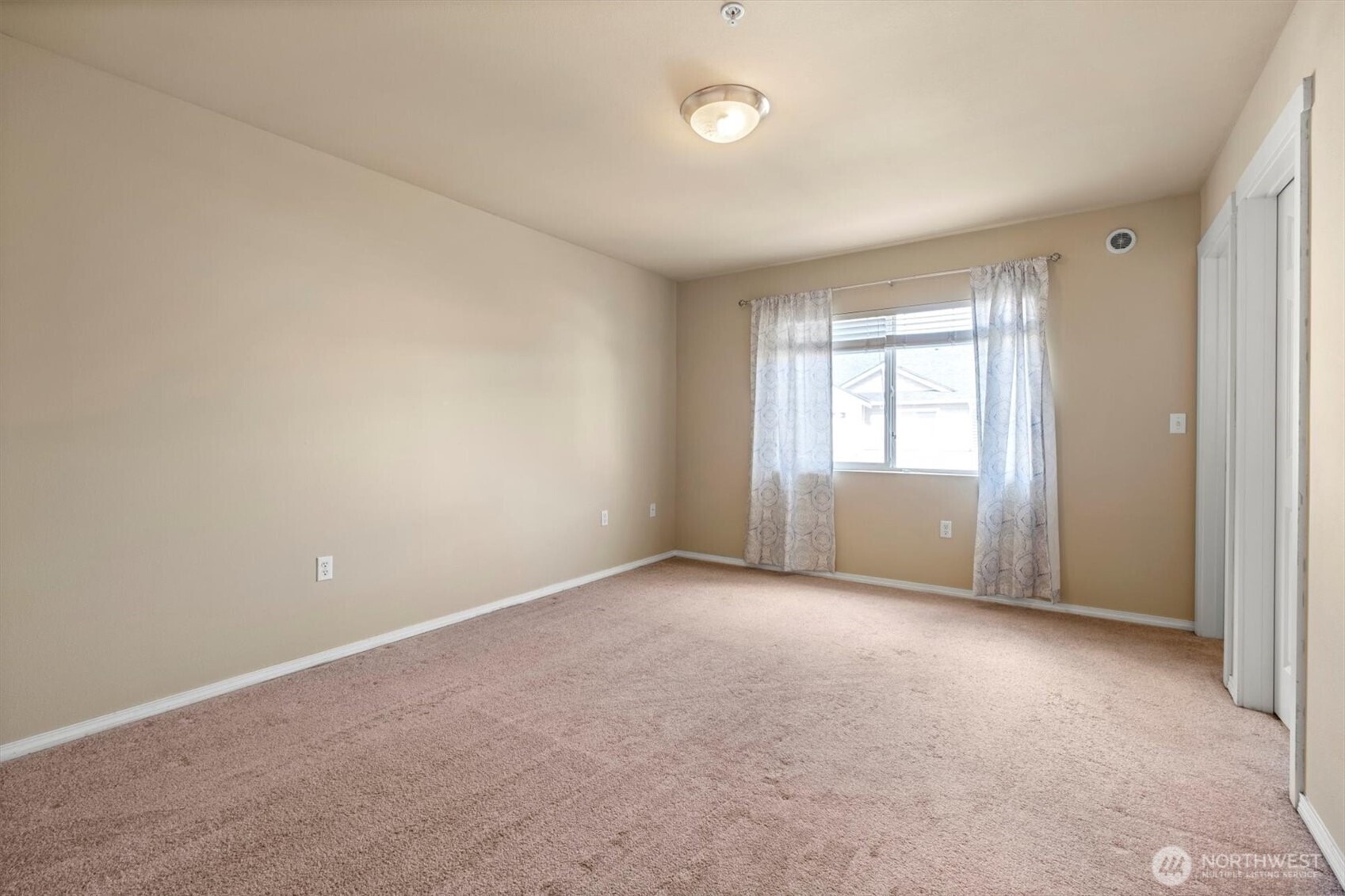 Military Rd, Tacoma, WA 98446