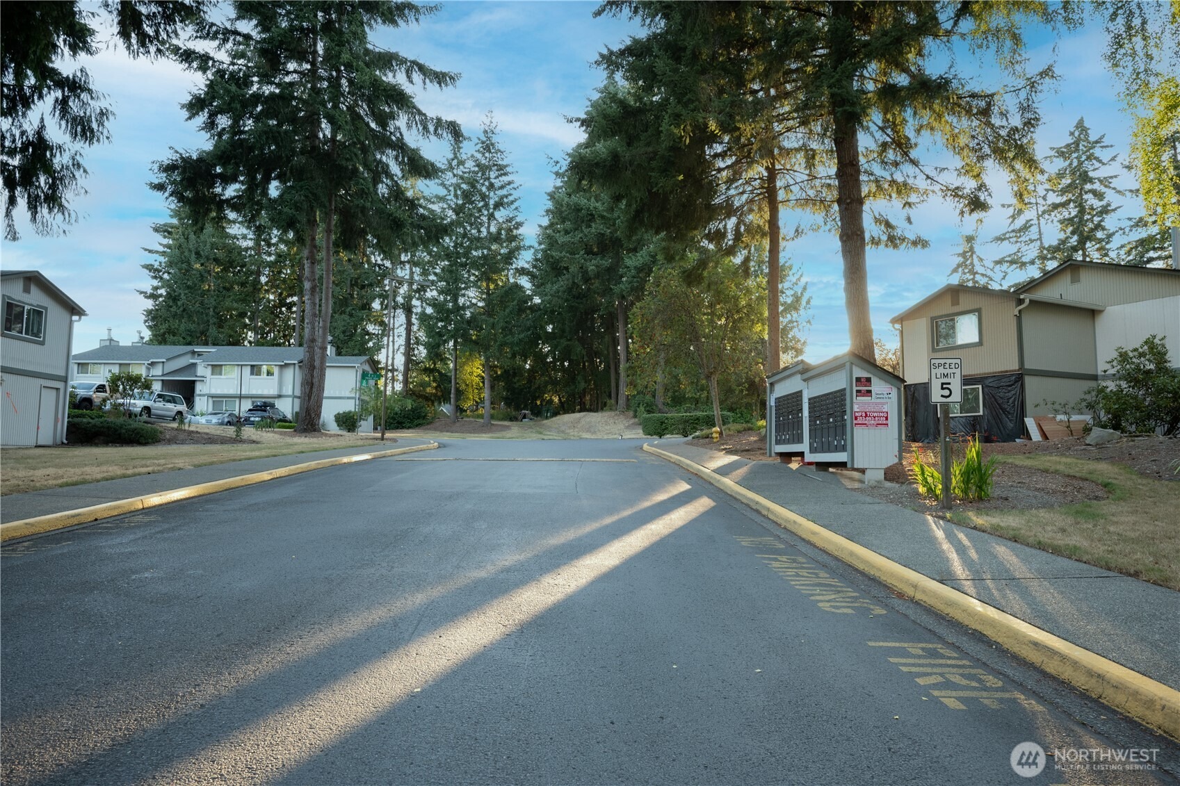 323rd St, Federal Way, WA 98003