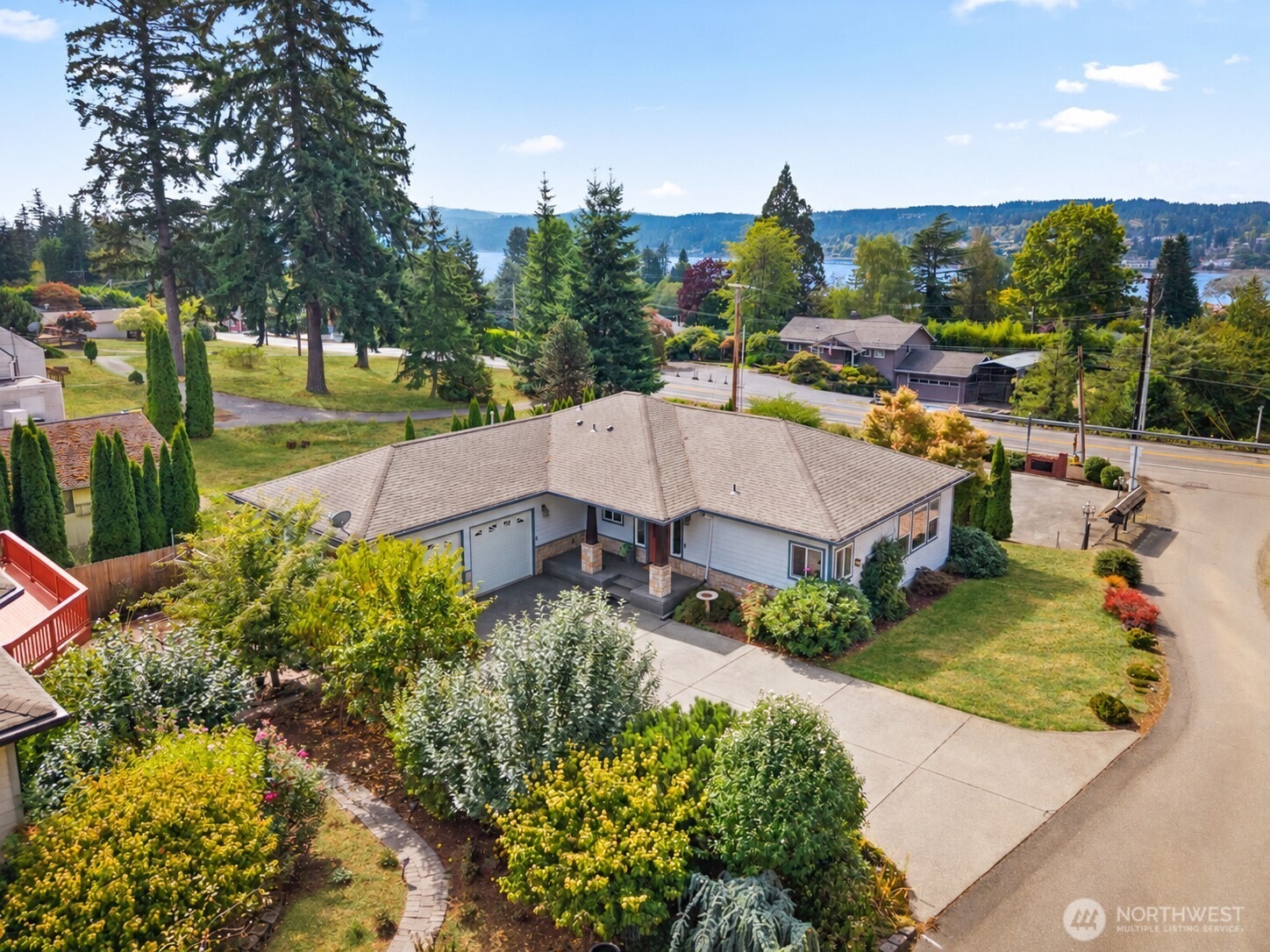 Rampart Ridge Ct, Bremerton, WA 98311
