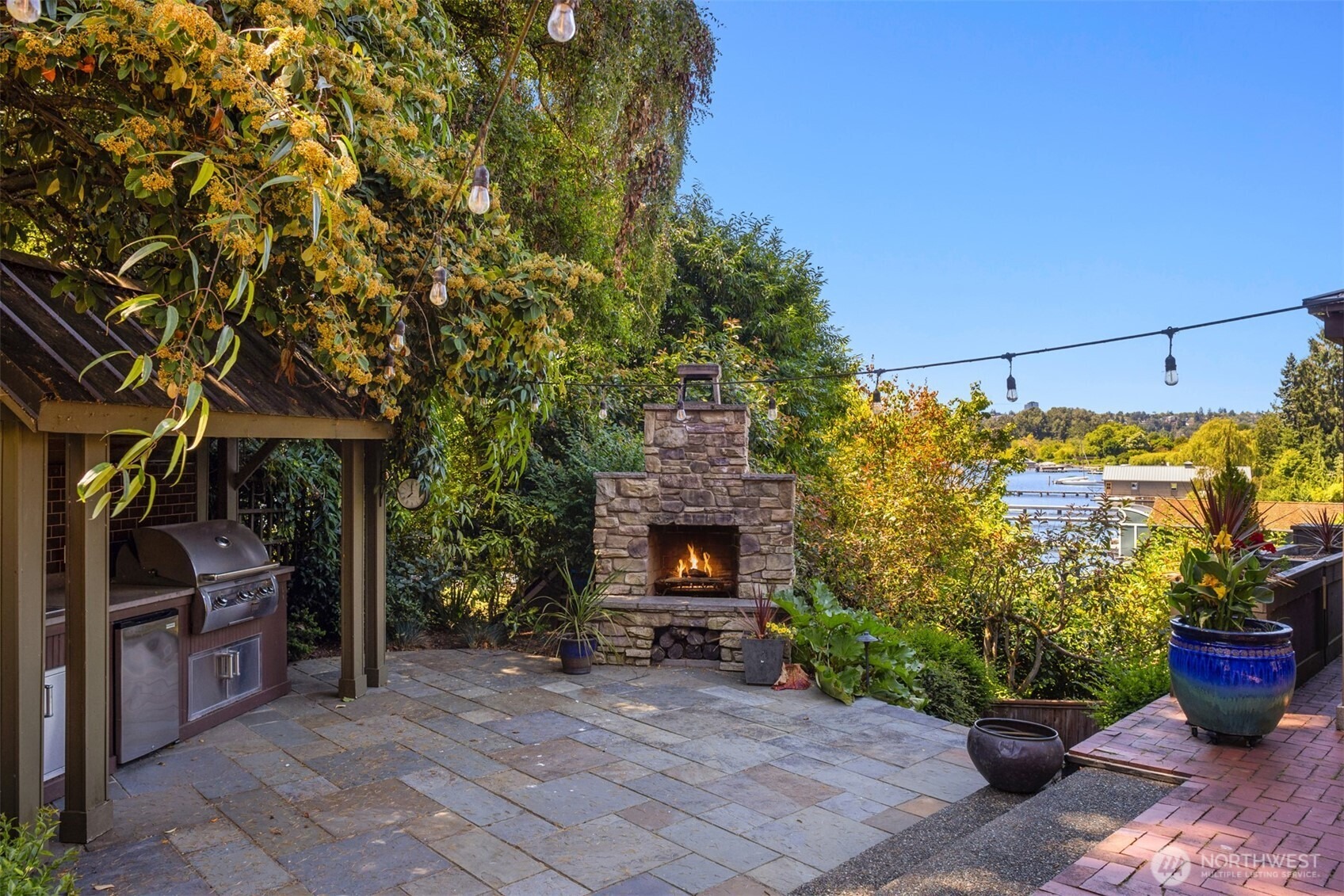 43rd Ave, Seattle, WA 98105