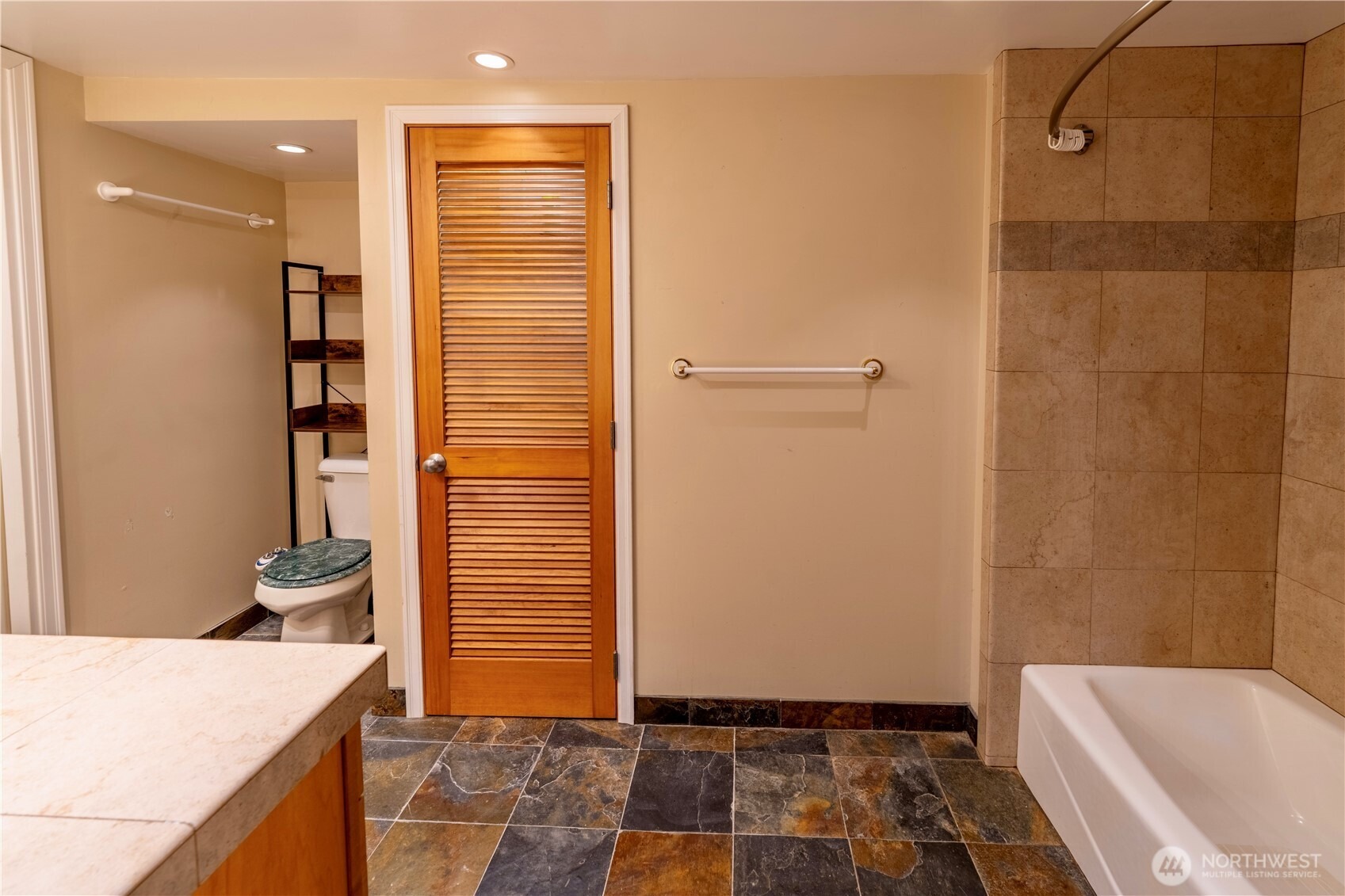 2nd St, Port Angeles, WA 98362