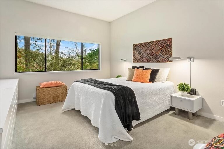 34th St, Mercer Island, WA 98040