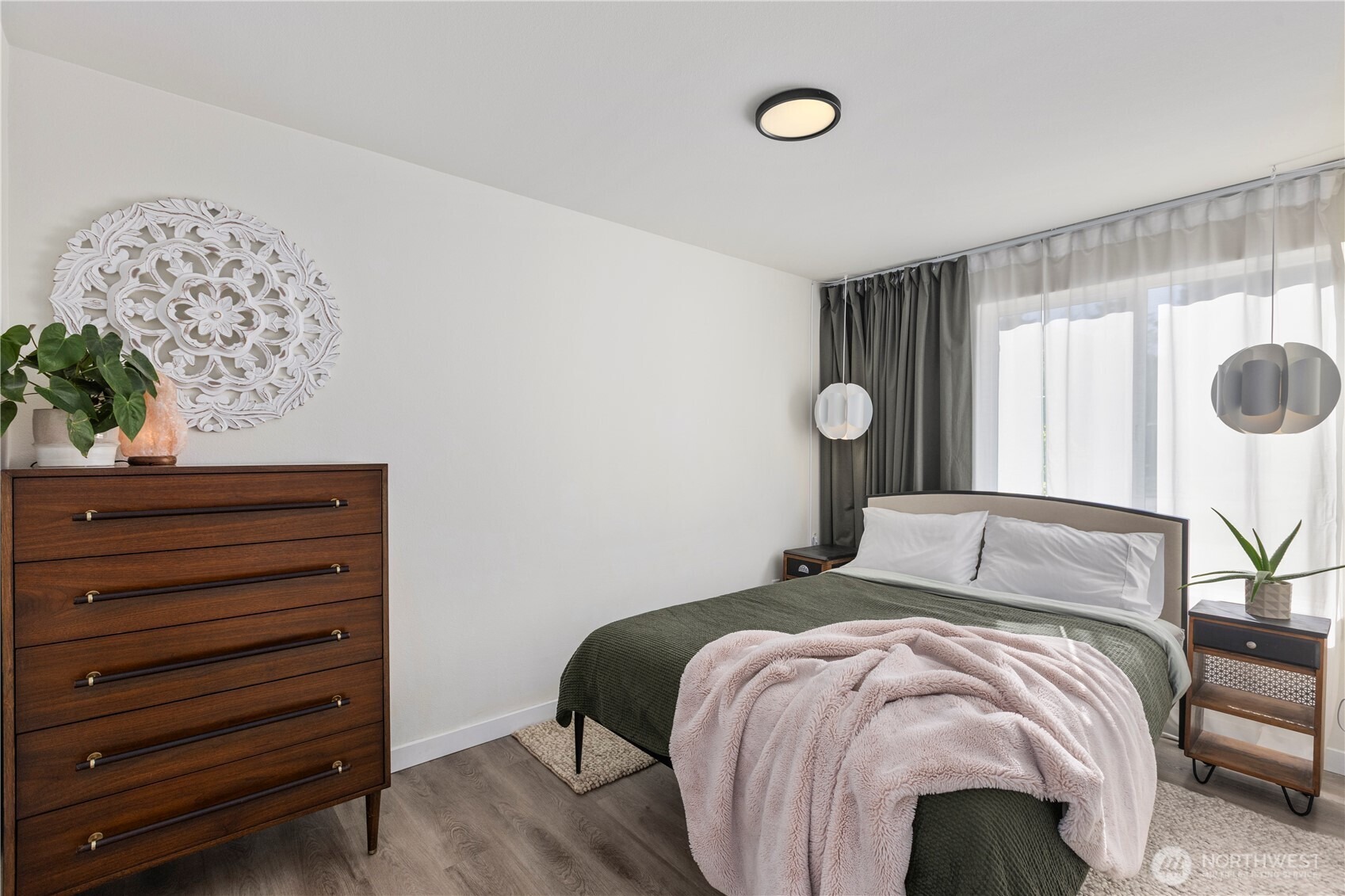 Linden Ave, Seattle, WA 98103