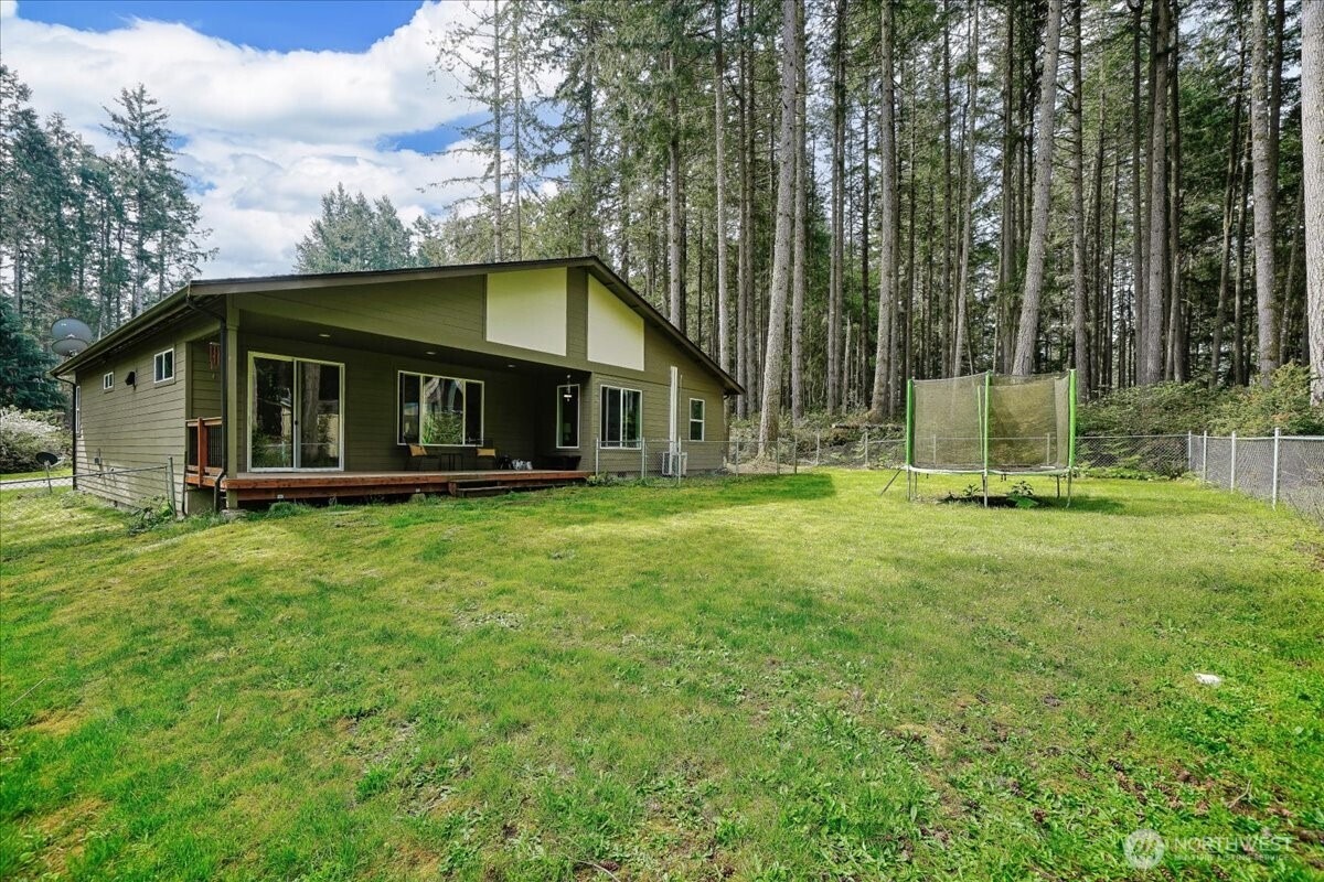 Lake Pl, Anderson Island, WA 98303