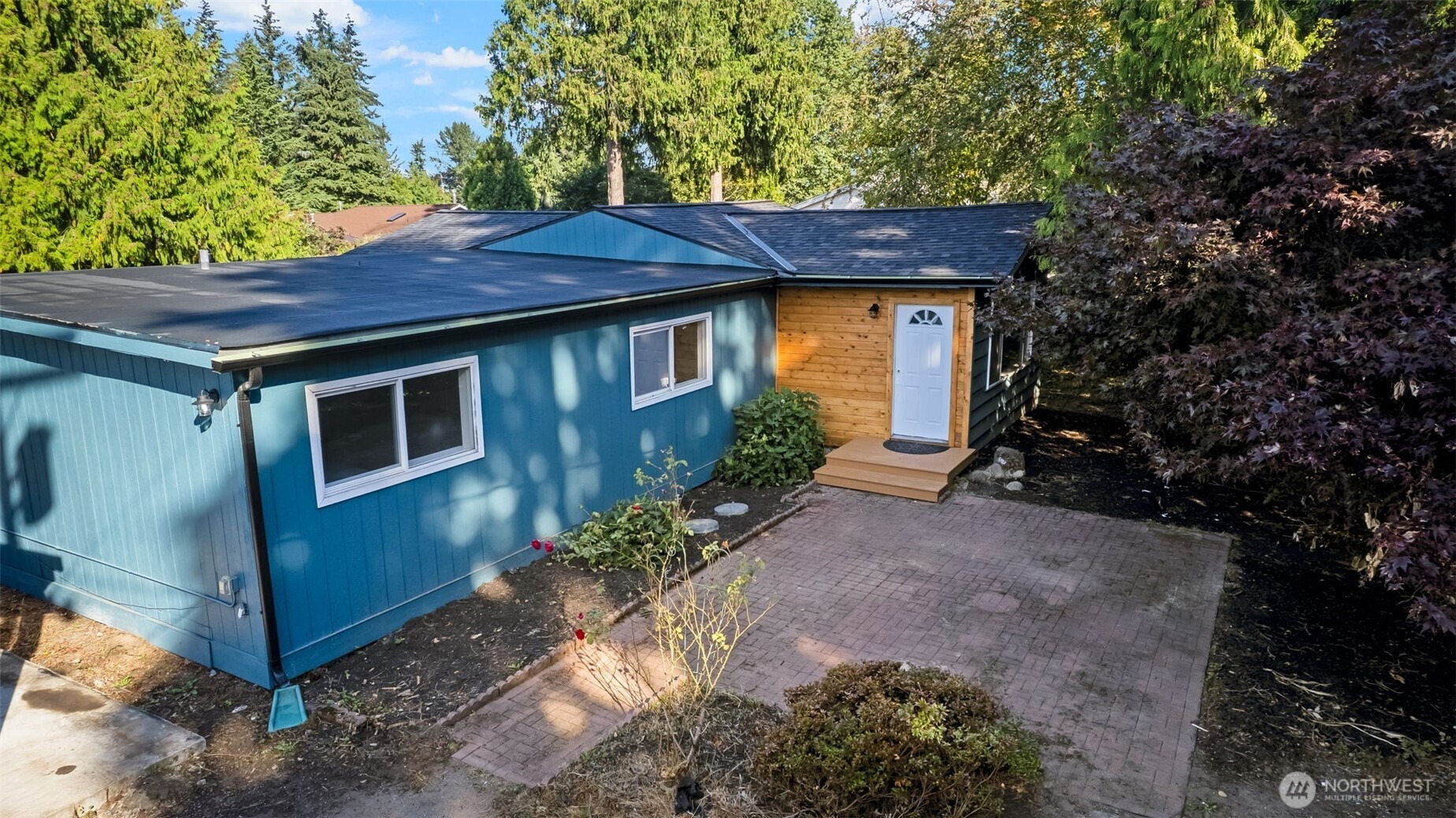 143rd Pl, Renton, WA 98058 #1