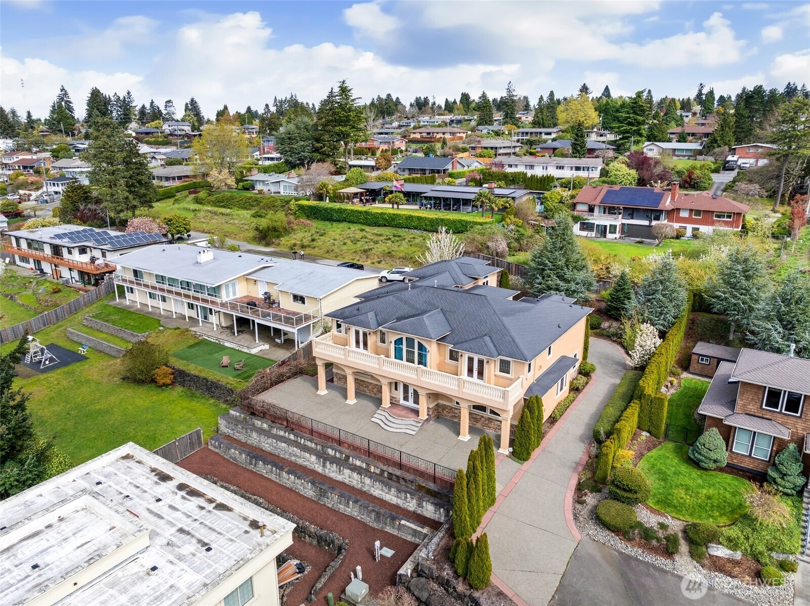 10th St, Tacoma, WA 98406