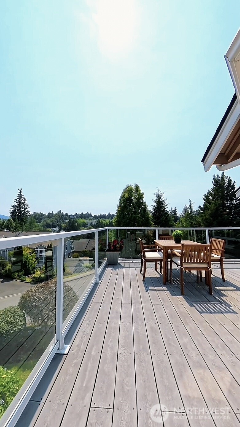 43rd Ct, Issaquah, WA 98029