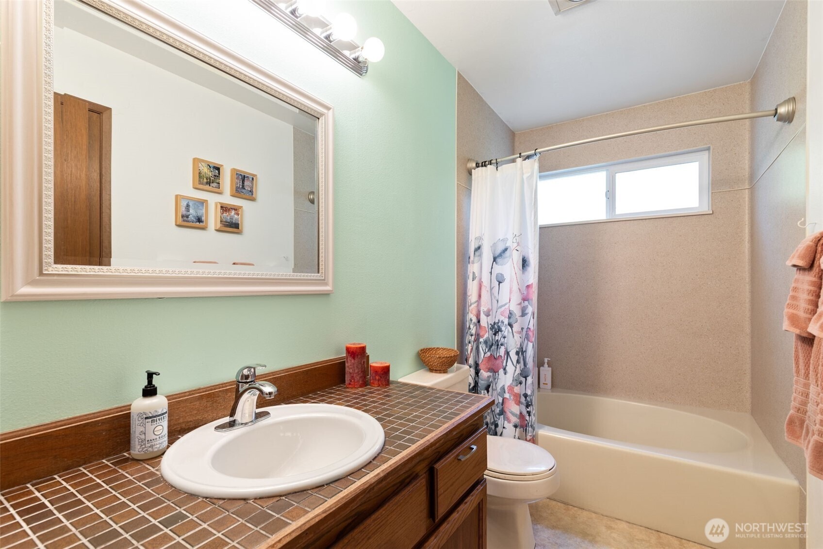 15th Ave, Seattle, WA 98125