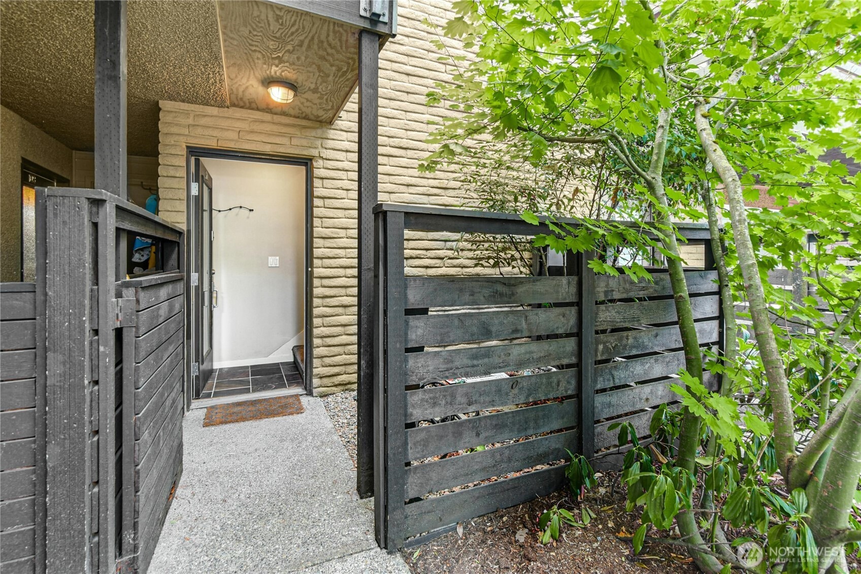 42nd Ave, Seattle, WA 98118