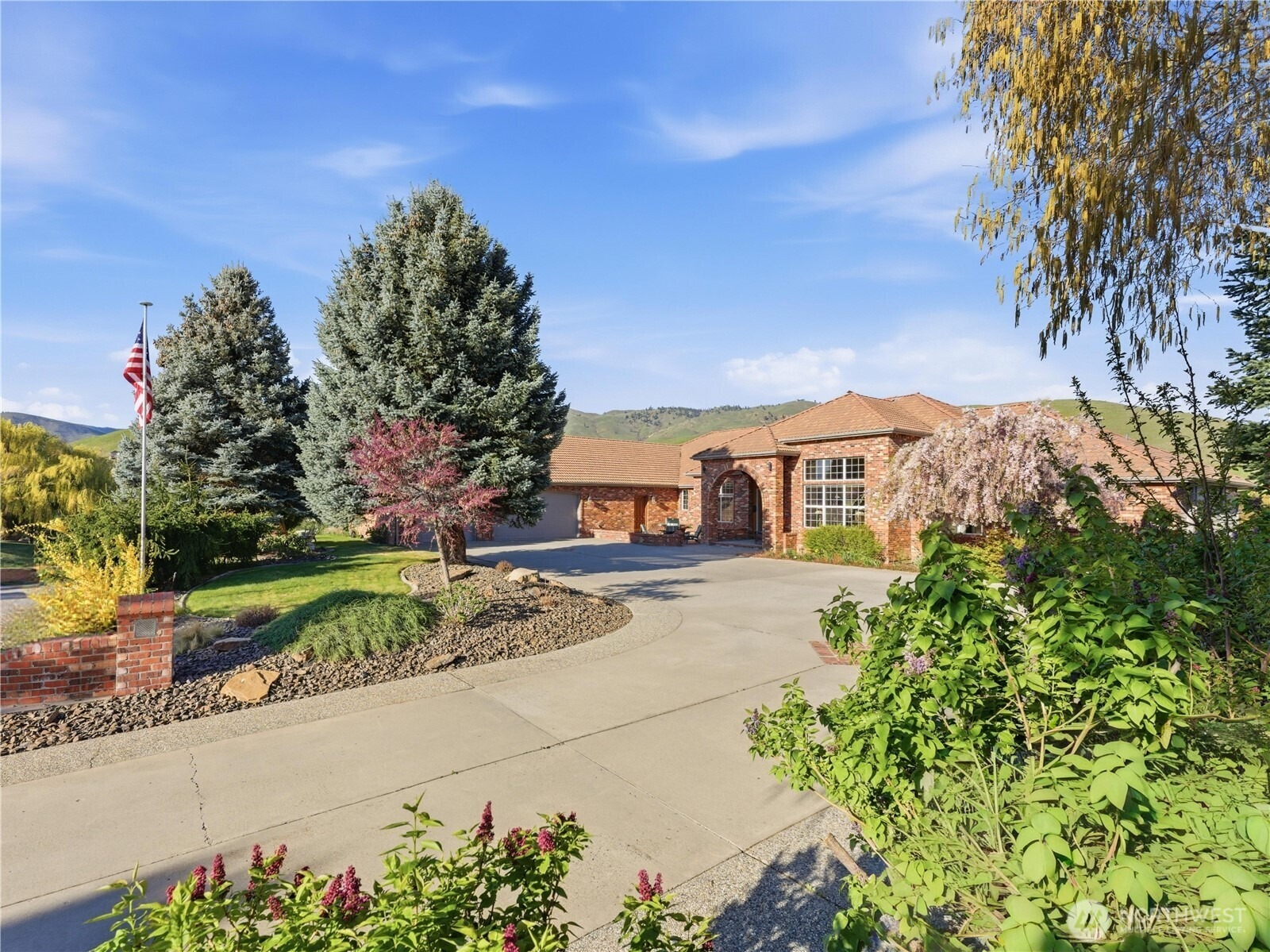 Broadview , Wenatchee, WA 98801