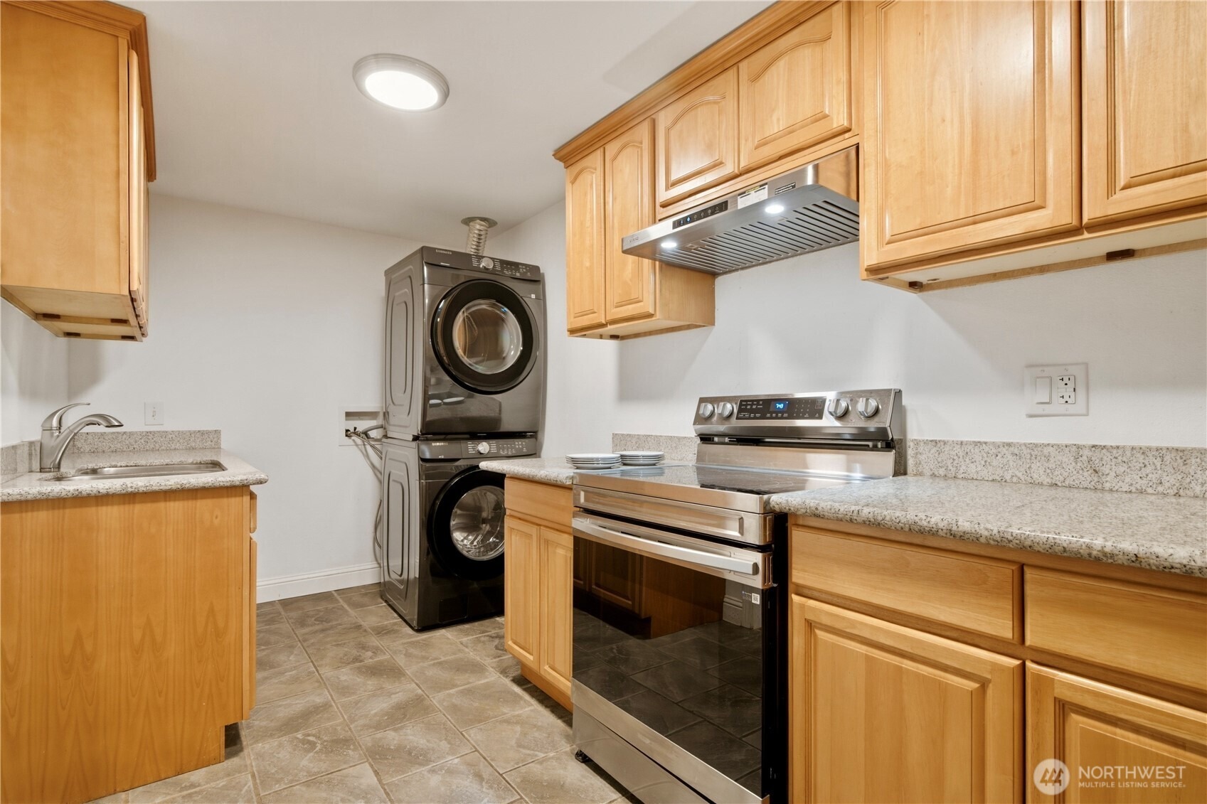 174th Pl, Bellevue, WA 98008