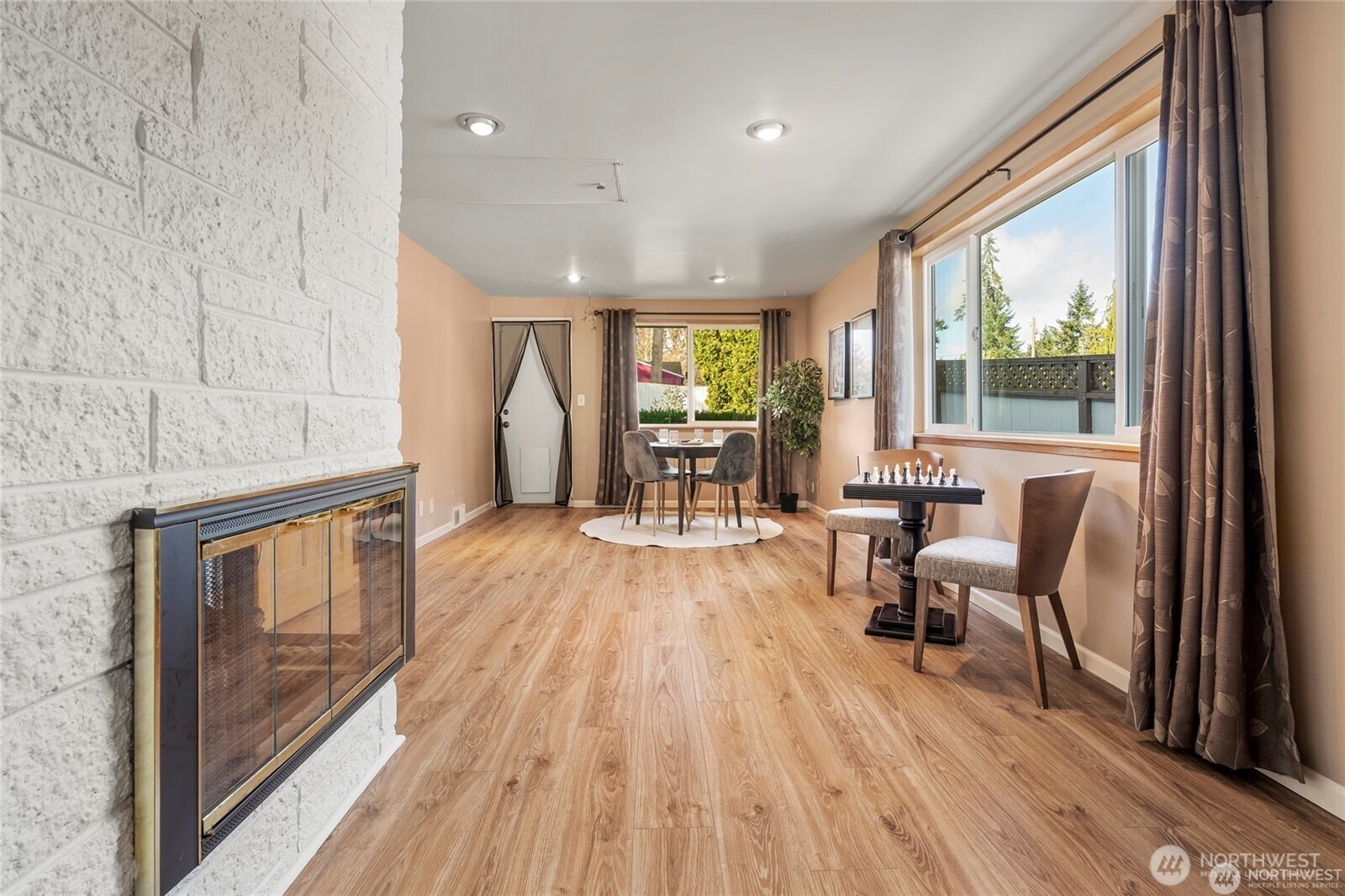 Meridian Ave, Shoreline, WA 98133