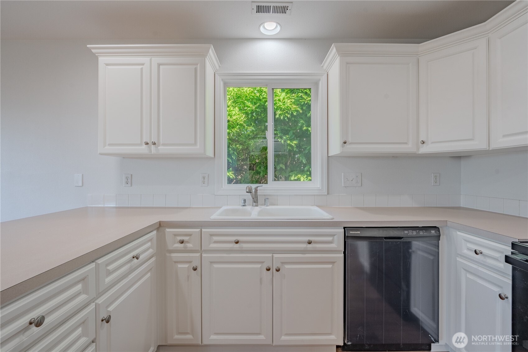 Pioneer Loop, LA Center, WA 98629