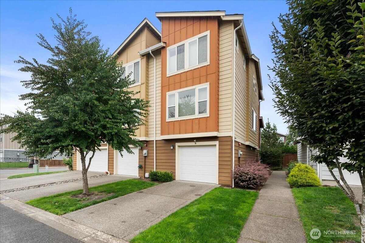 118th Avenue Ct, Puyallup, WA 98374