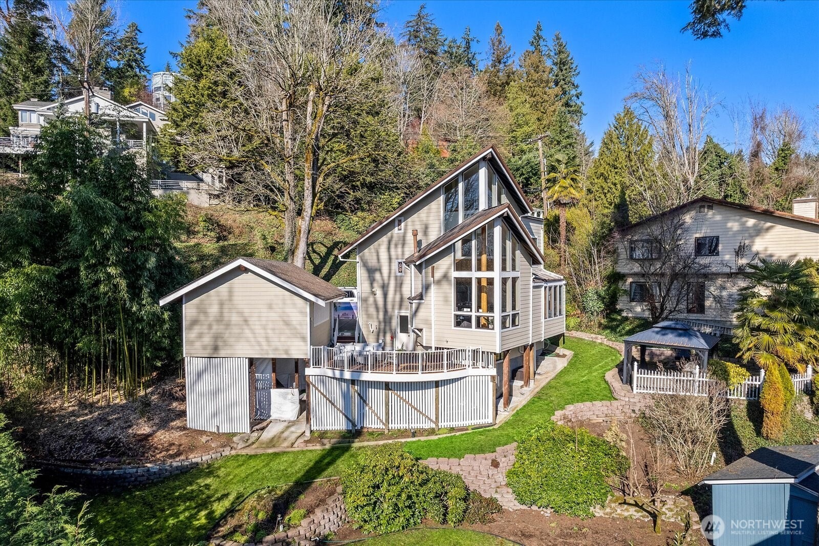 Mercer Way, Mercer Island, WA 98040