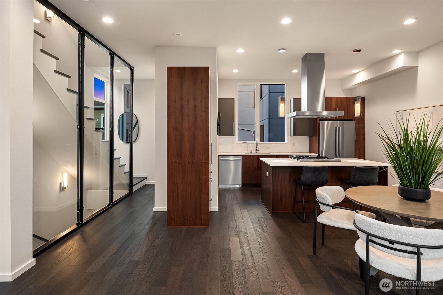 25th Ave, Seattle, WA 98144