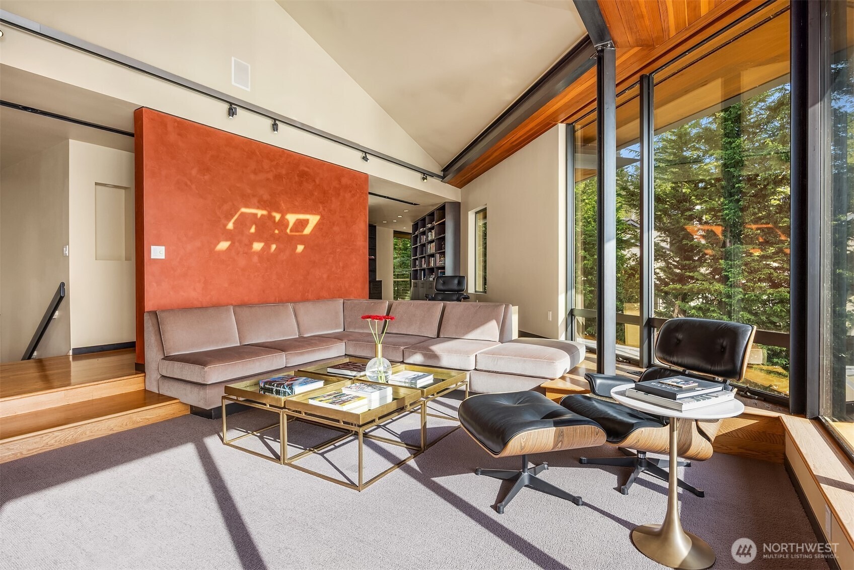 Mercer Way, Mercer Island, WA 98040