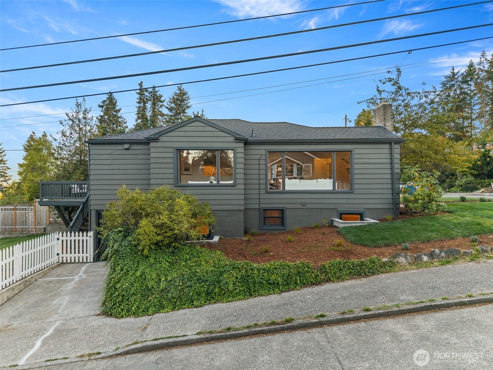 17th Ave, Seattle, WA 98115