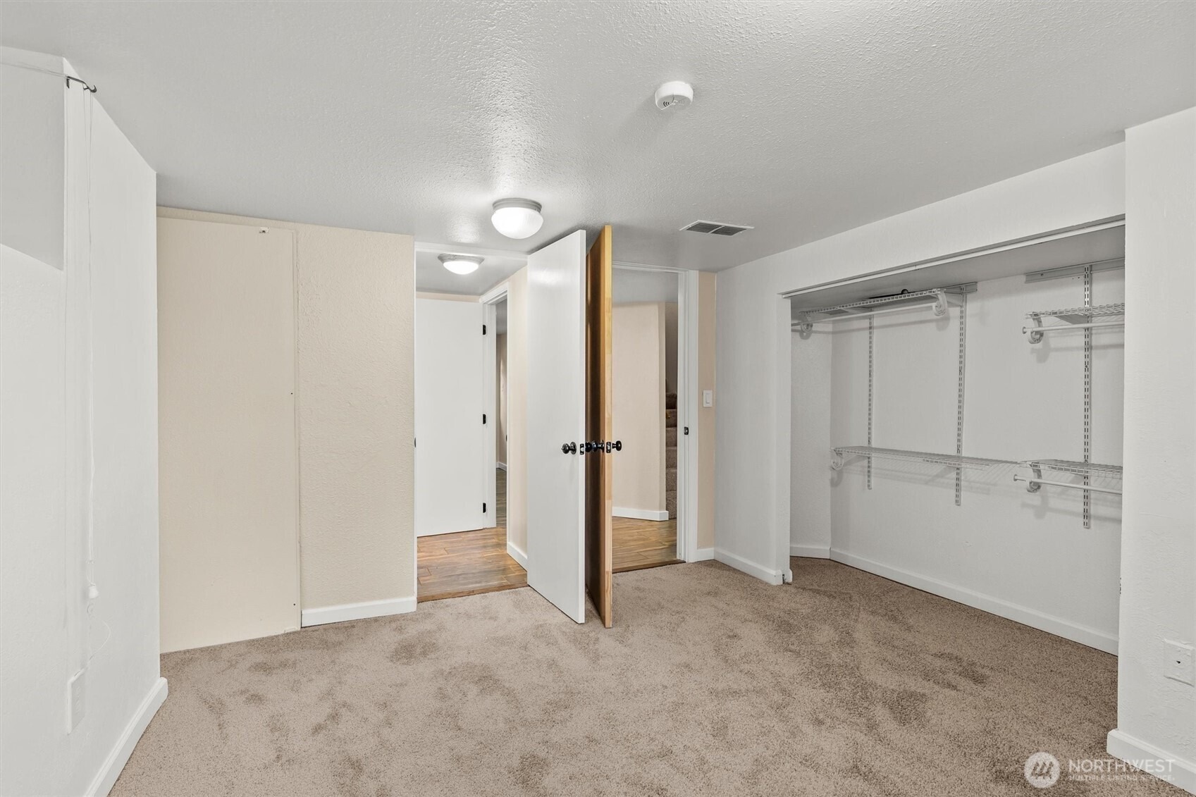 Thompson Ave, Tacoma, WA 98408