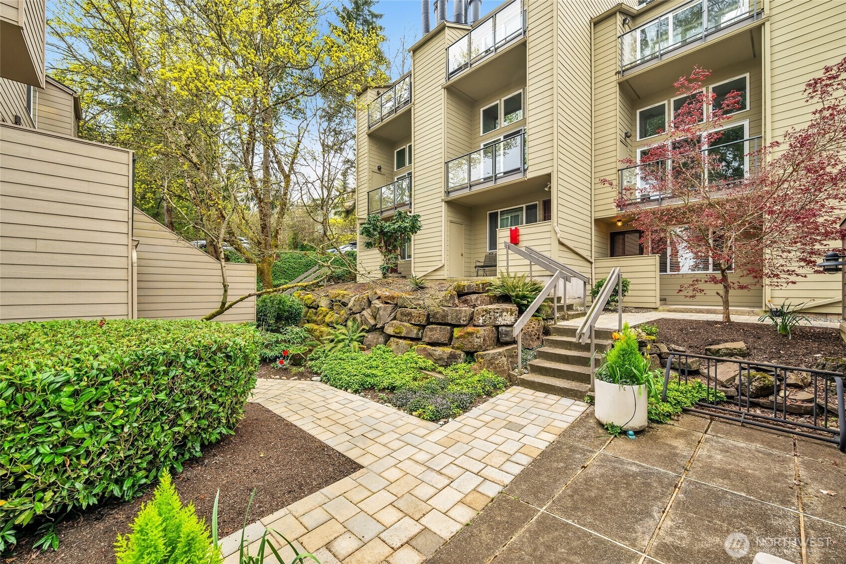 76th Ave, Mercer Island, WA 98040 #1