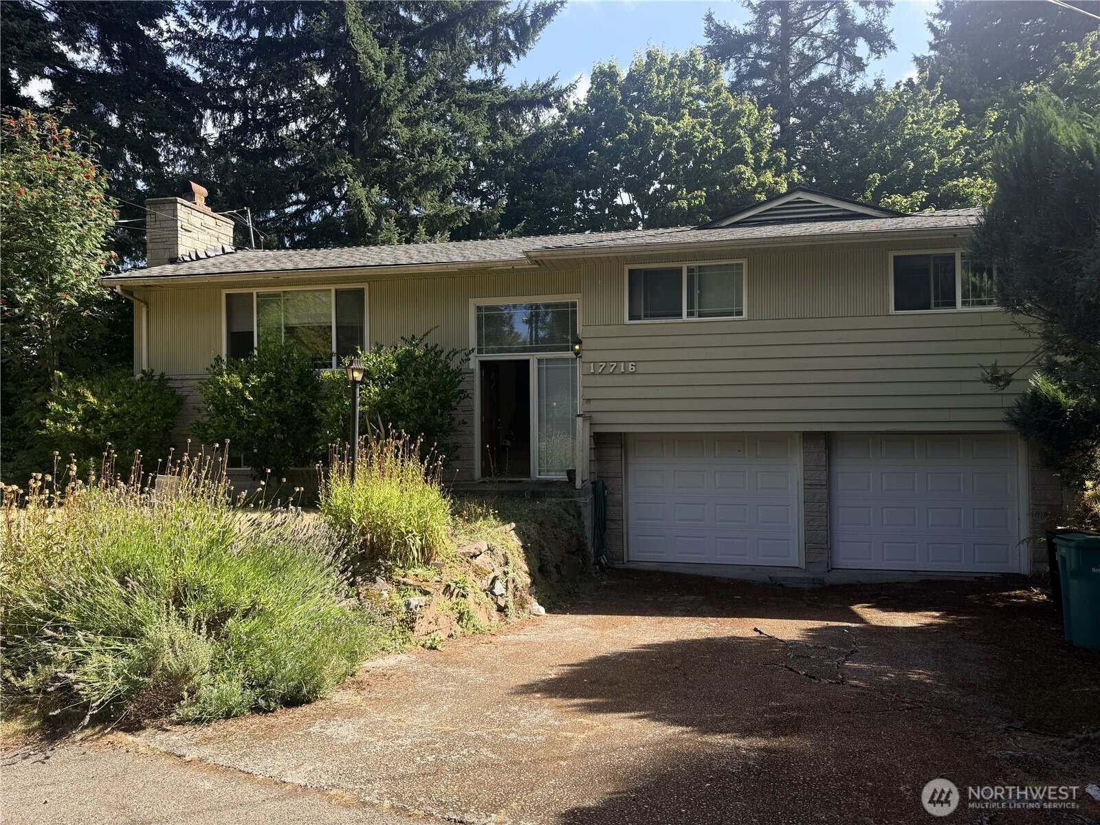 Densmore Ave, Shoreline, WA 98133
