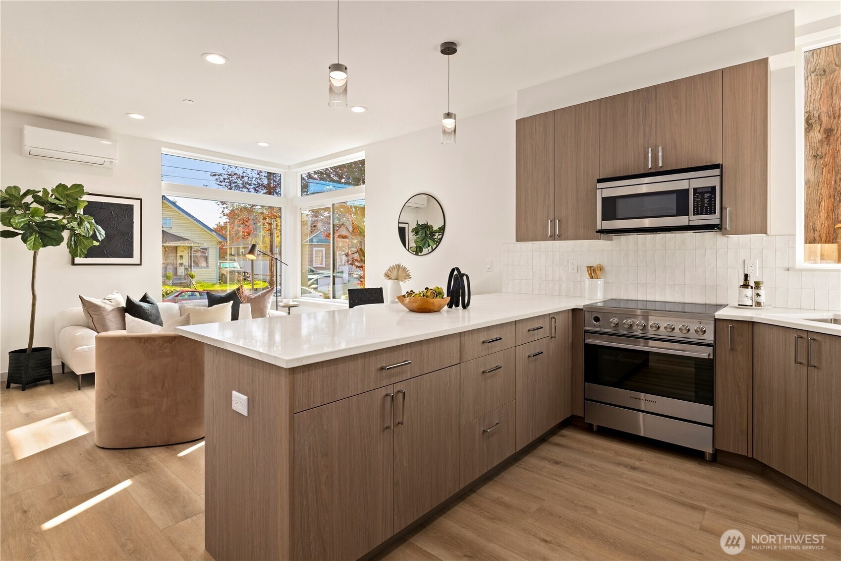 9th Ave, Seattle, WA 98115