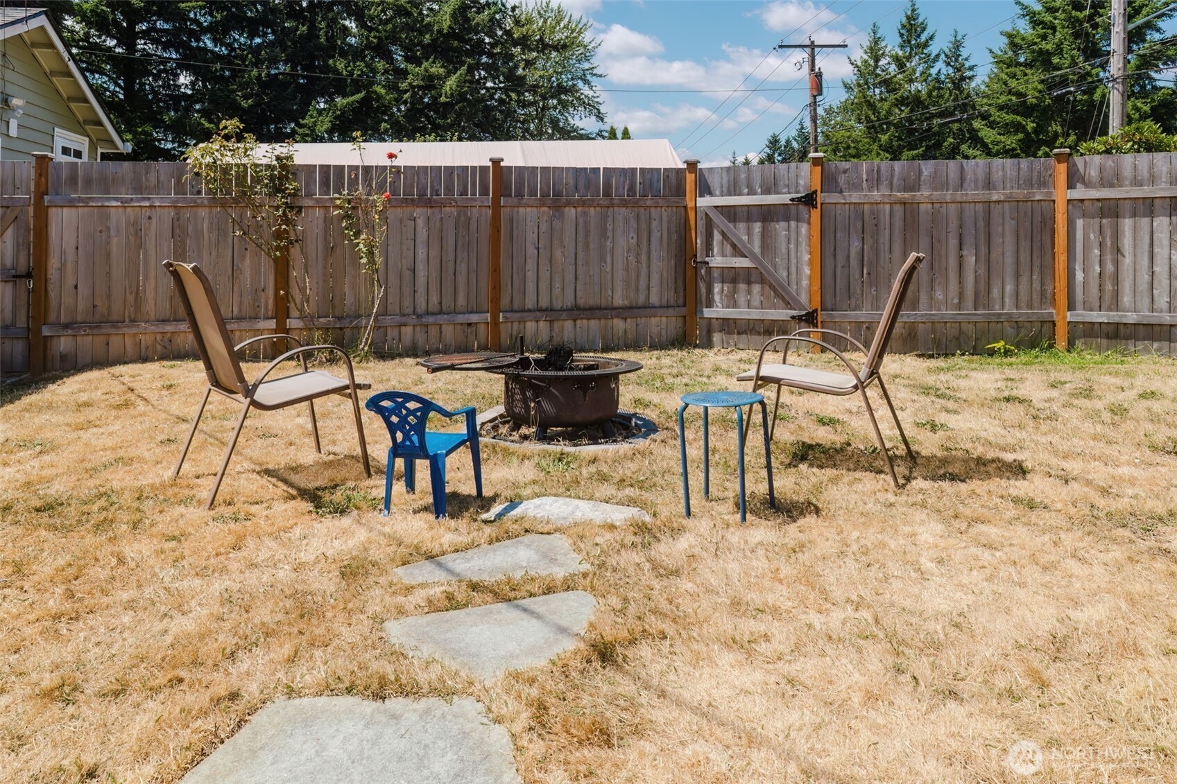 Dora Ave, Bremerton, WA 98312