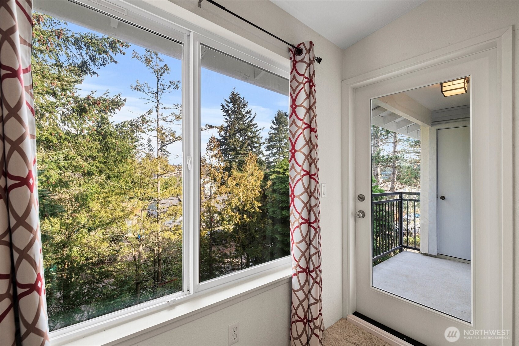 163rd St, Shoreline, WA 98133