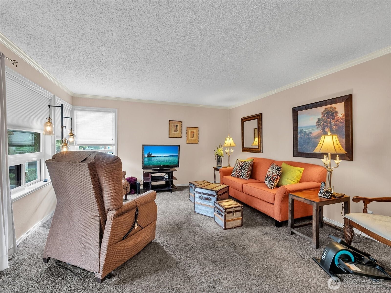 8th Ave, Shoreline, WA 98177