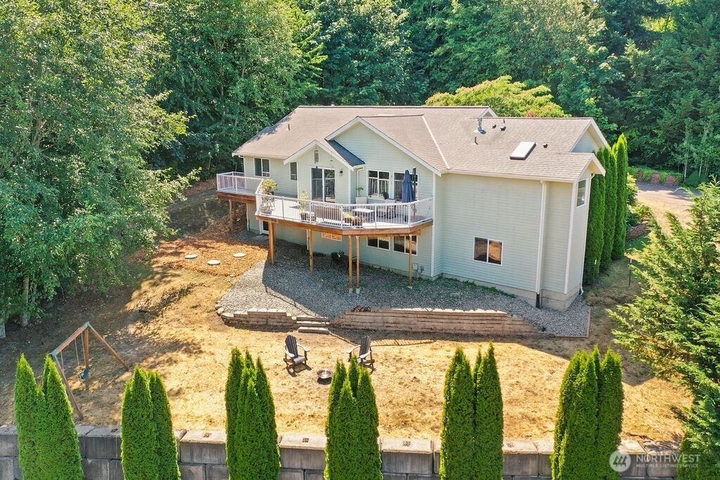 Luoto Ct, Poulsbo, WA 98370