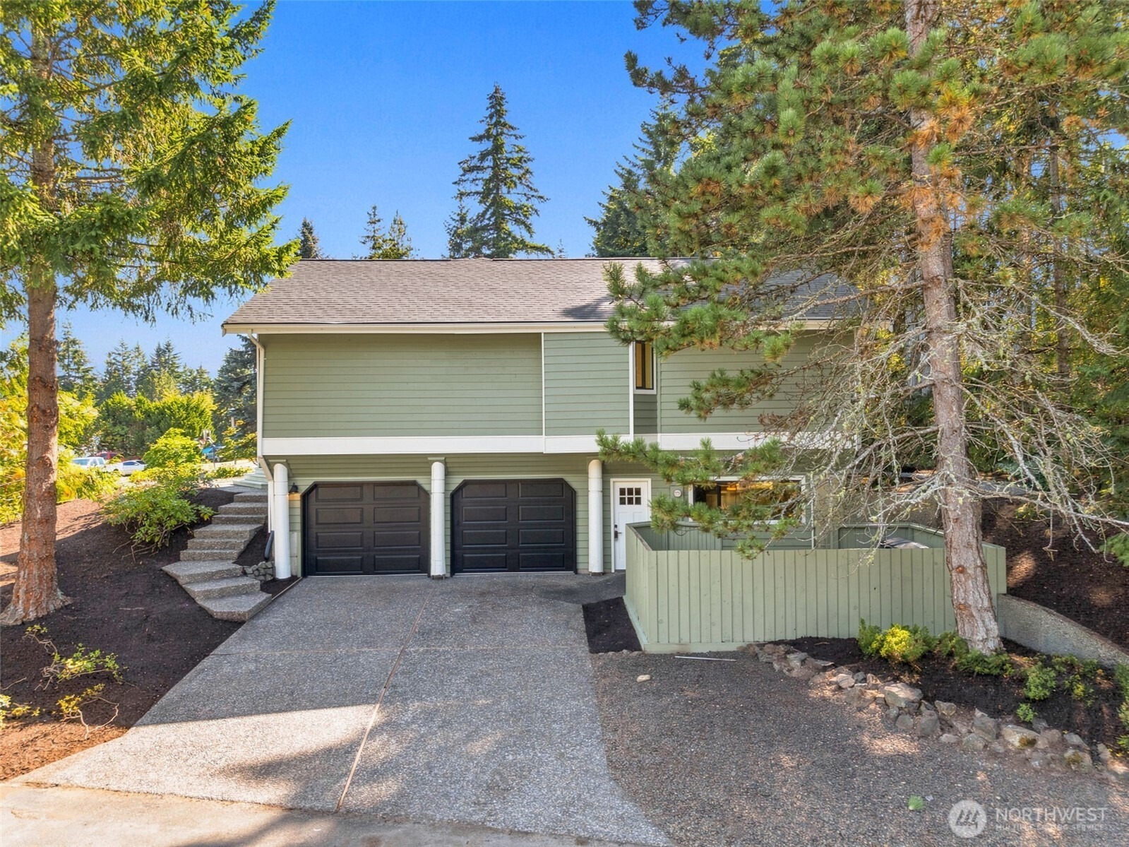 Francis Dr, Silverdale, WA 98383
