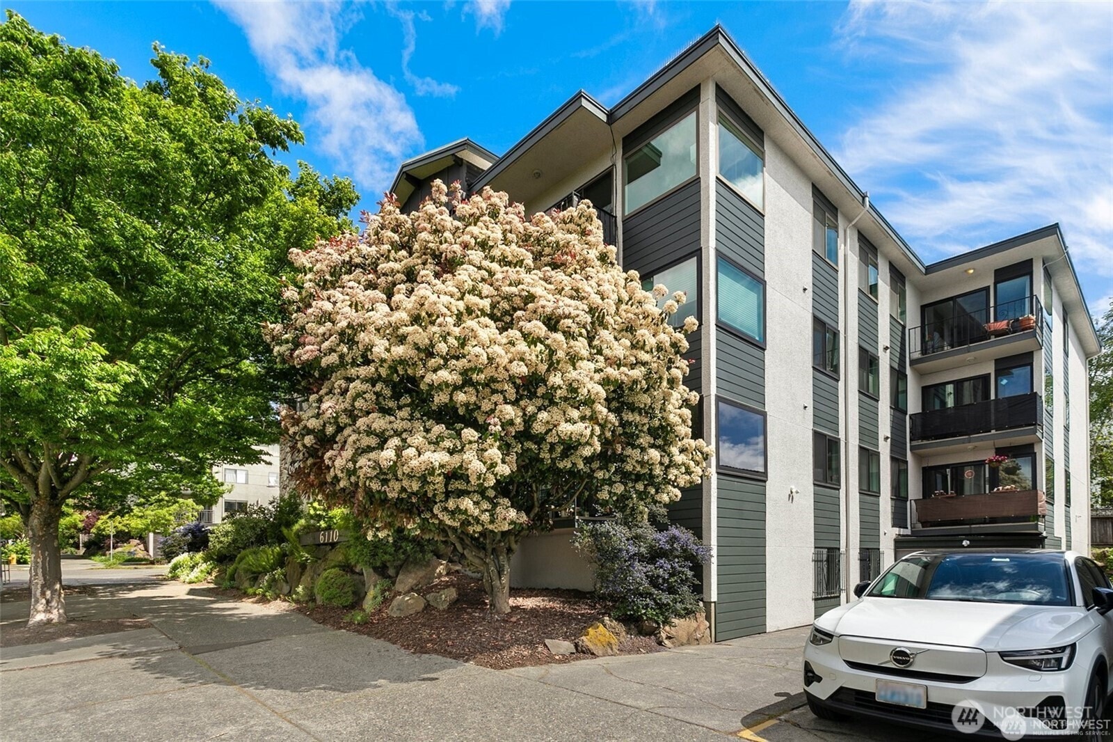 24th Ave, Seattle, WA 98107