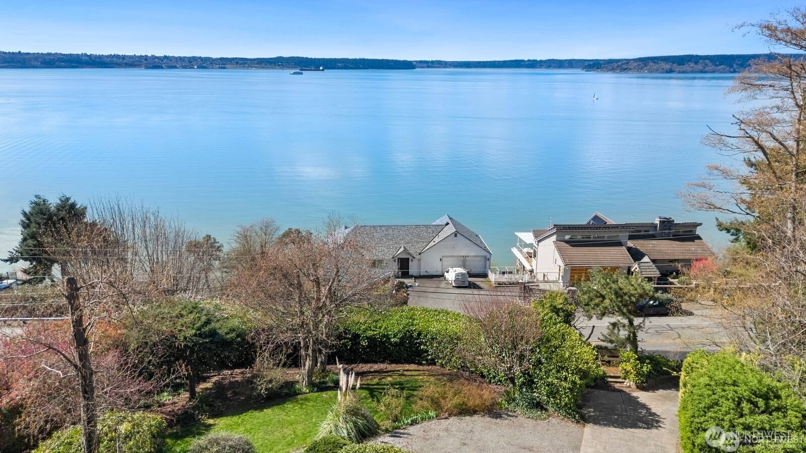 Side Dr, Tacoma, WA 98422