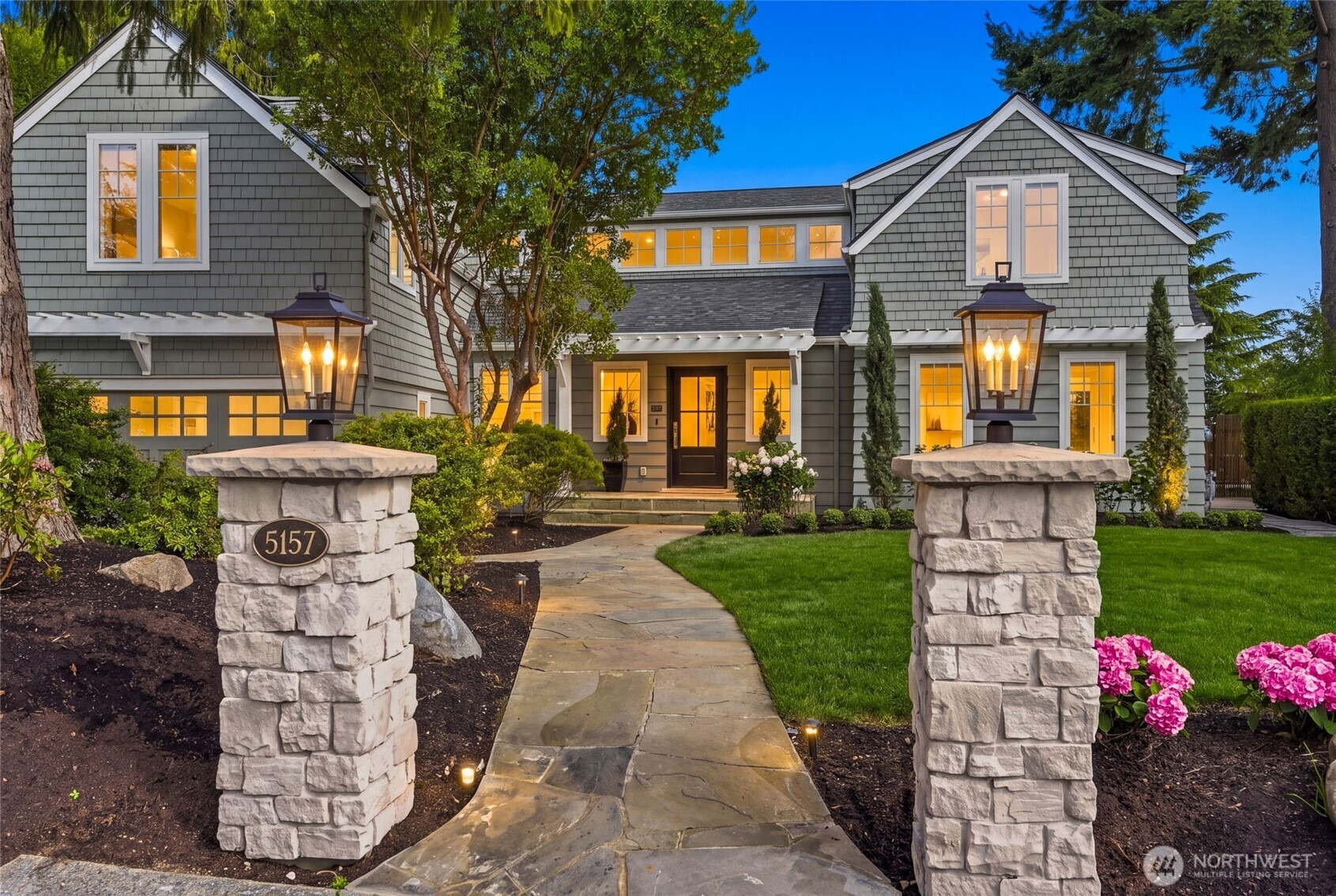 Latimer Pl, Seattle, WA 98105
