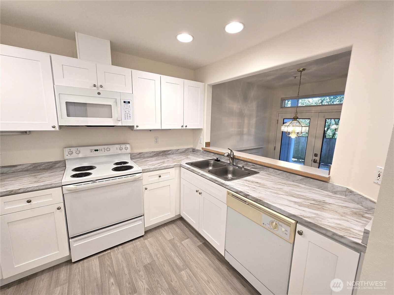 244th St, Edmonds, WA 98026