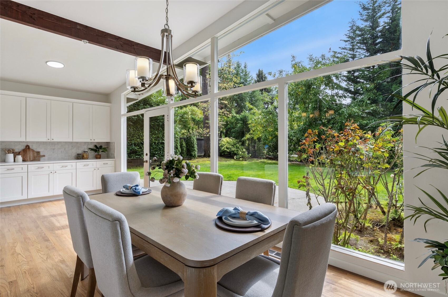21st Pl, Clyde Hill, WA 98004
