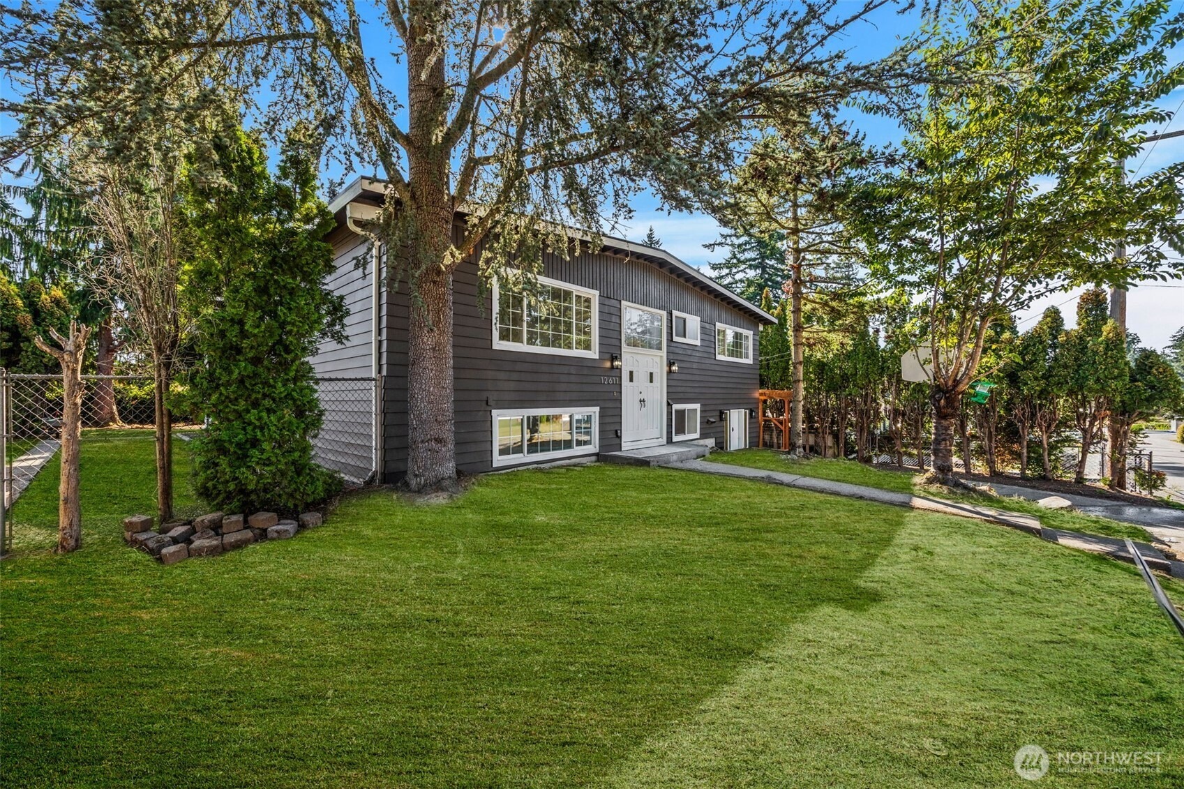 160th St, Renton, WA 98058 #1