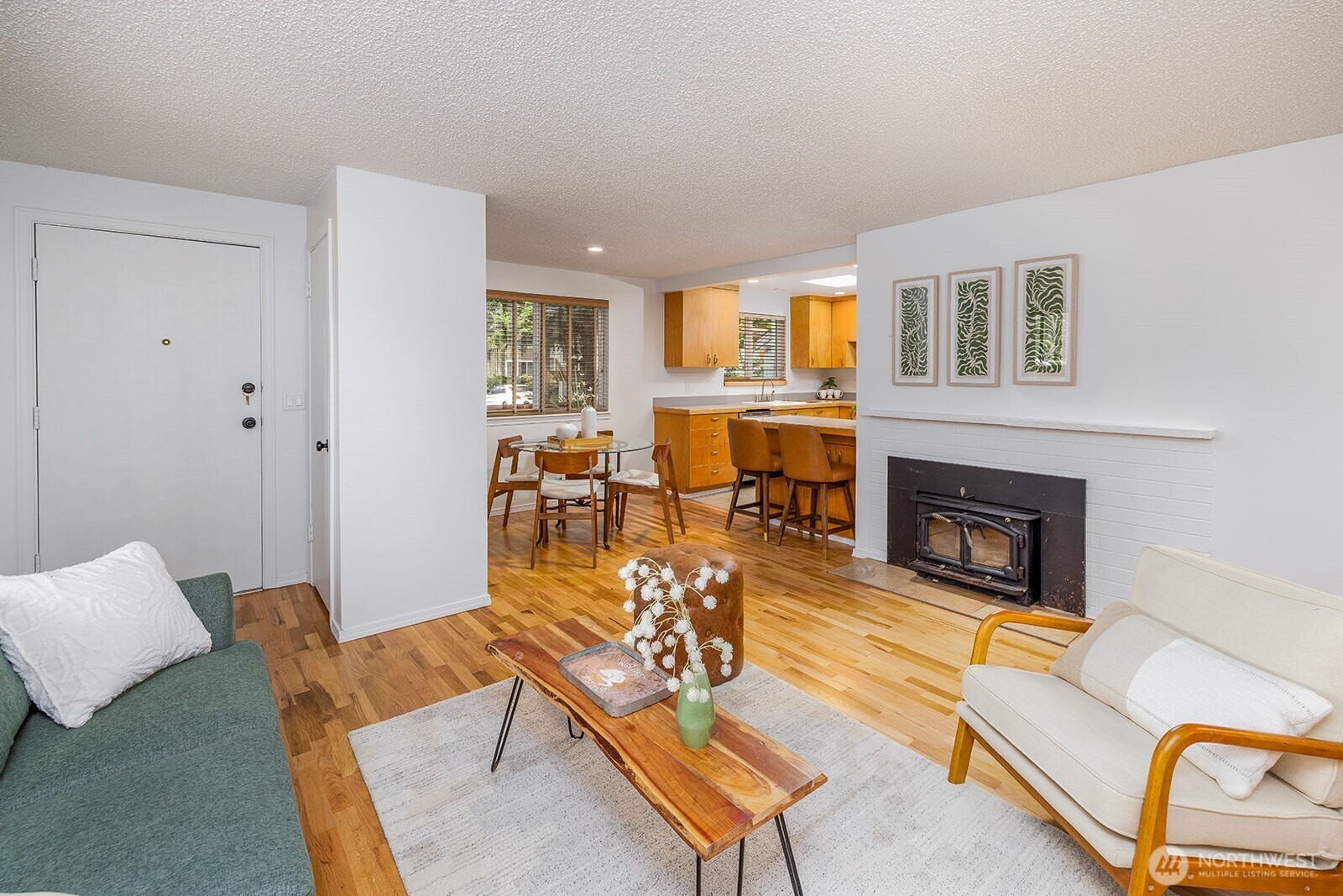 Stone Ave, Seattle, WA 98133