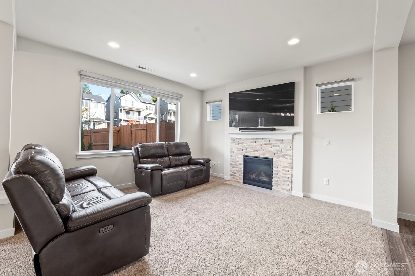 Maple Tree Pl, Silverdale, WA 98383