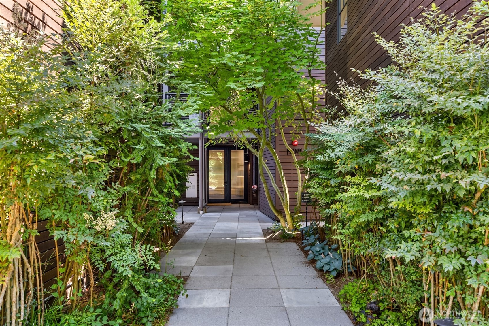 Vineyard Ln, Bainbridge Island, WA 98110