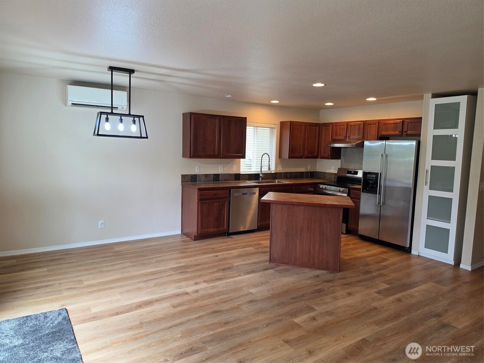 Lafayette Ave, Bremerton, WA 98312