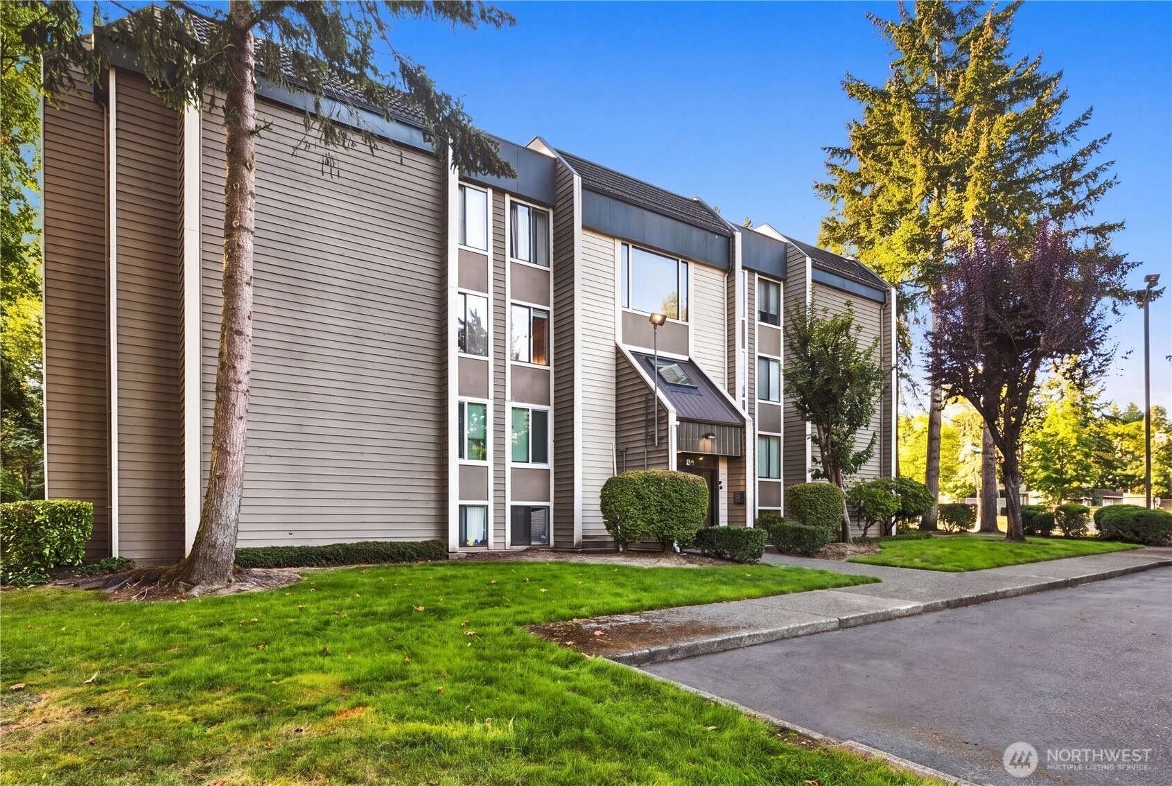 5th Ct, Renton, WA 98057