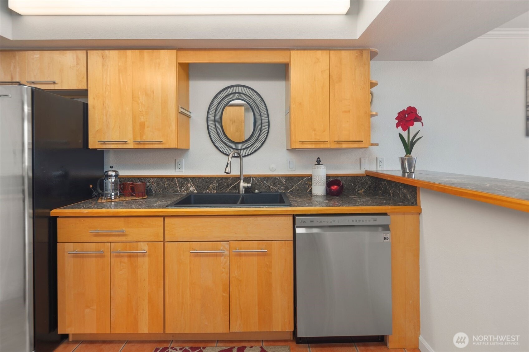 Mercer Pl, Seattle, WA 98119 #1