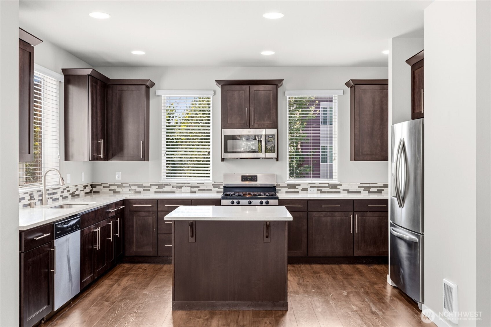 20th Dr, Everett, WA 98204