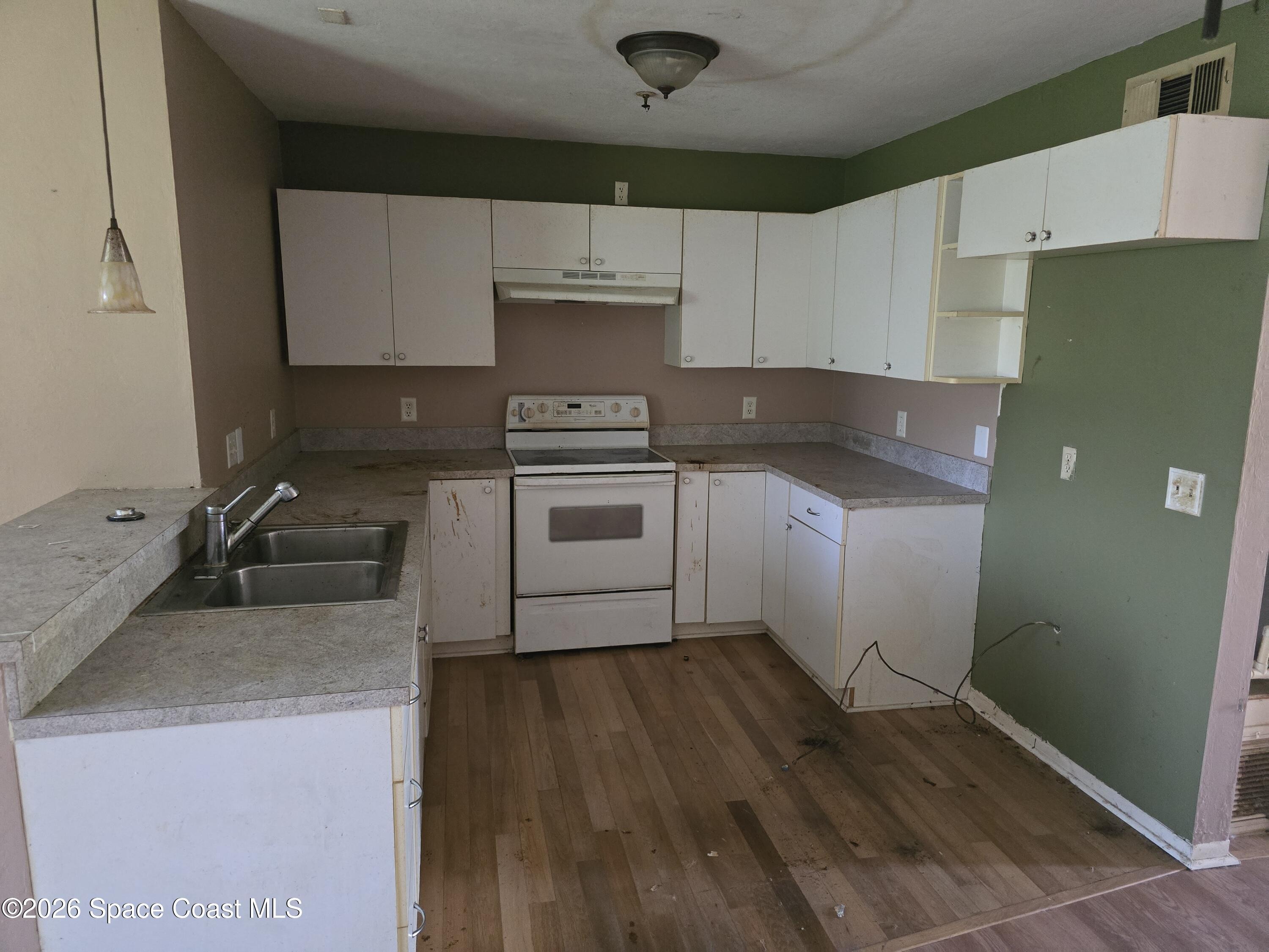 Maplewood Dr, Melbourne, FL 32904