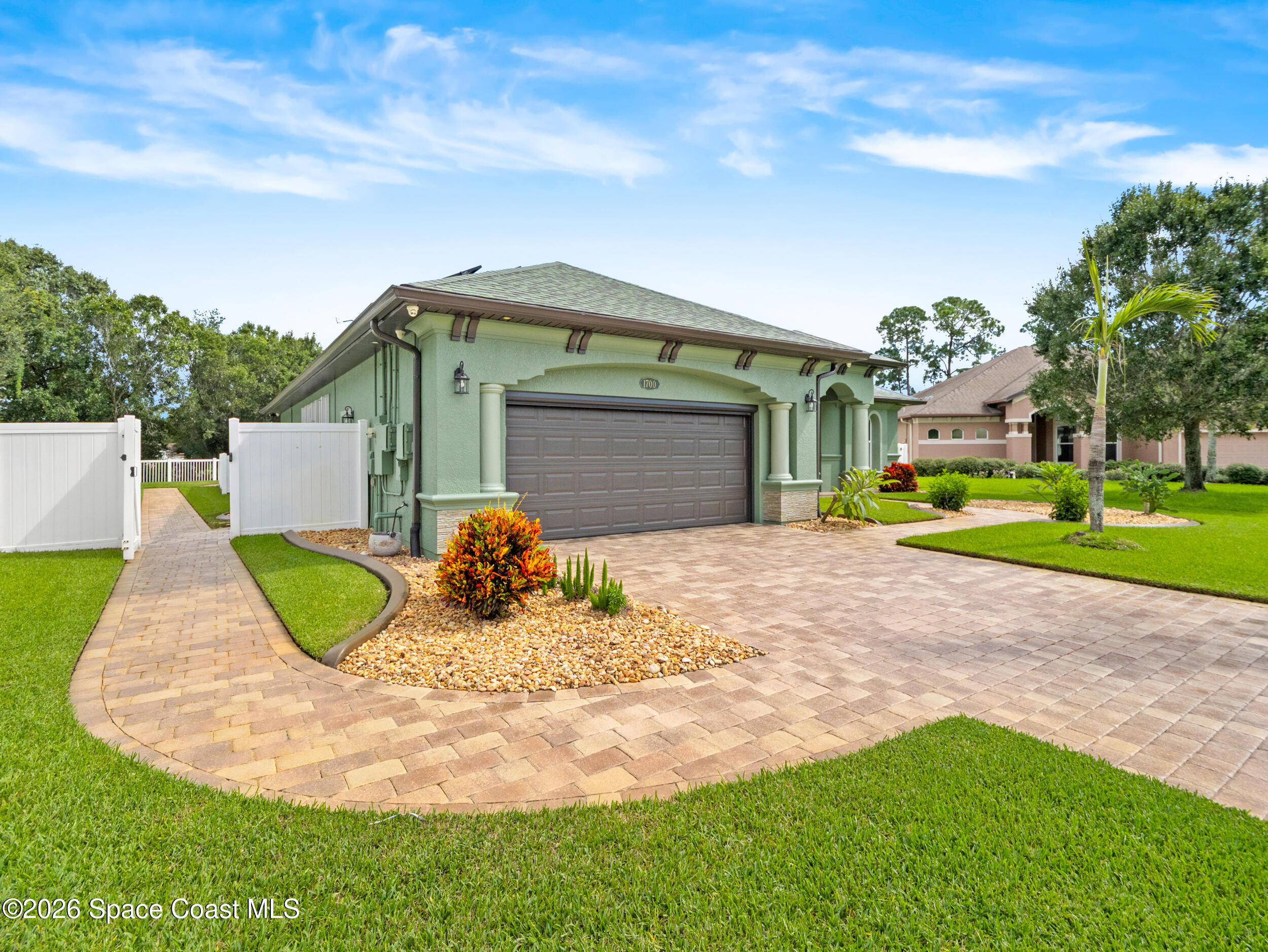 Marcello Dr, Melbourne, FL 32934